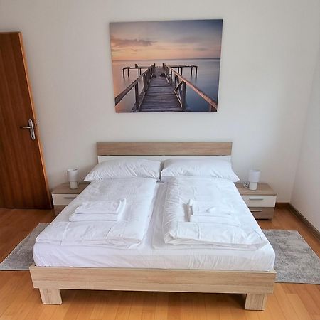 Apartmani Sunce I More بريمونتيرا المظهر الخارجي الصورة