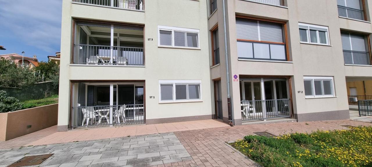 Apartmani Sunce I More بريمونتيرا المظهر الخارجي الصورة