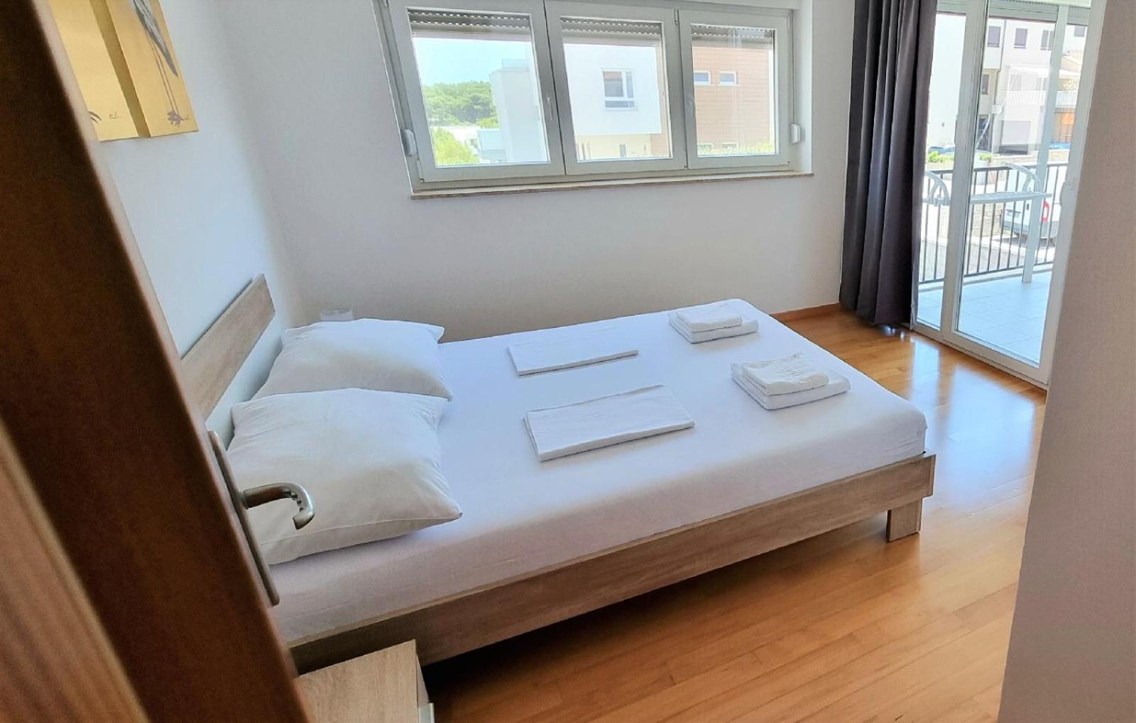 Apartmani Sunce I More بريمونتيرا المظهر الخارجي الصورة