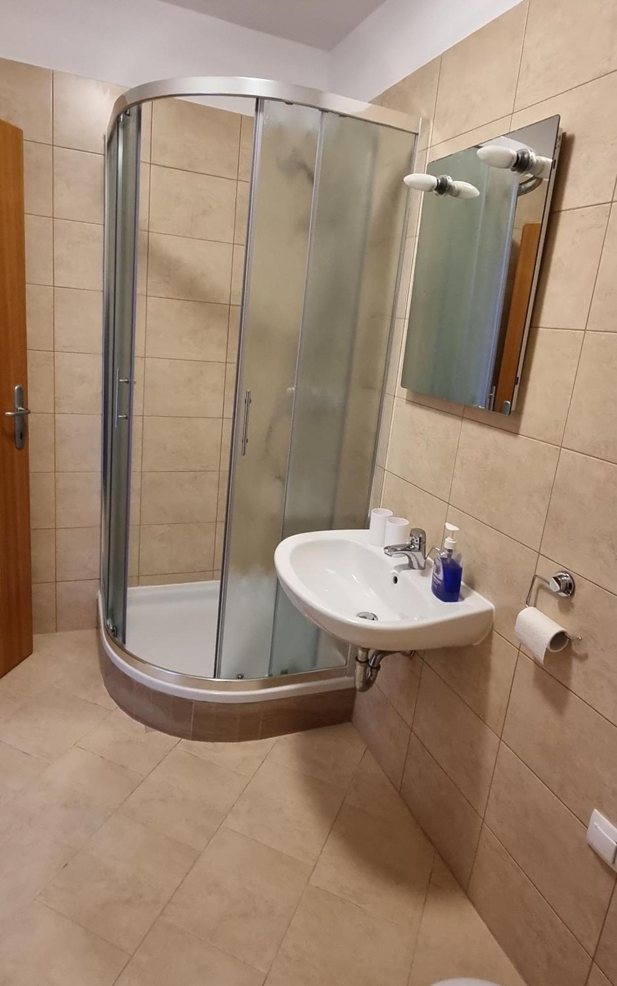 Apartmani Sunce I More بريمونتيرا المظهر الخارجي الصورة