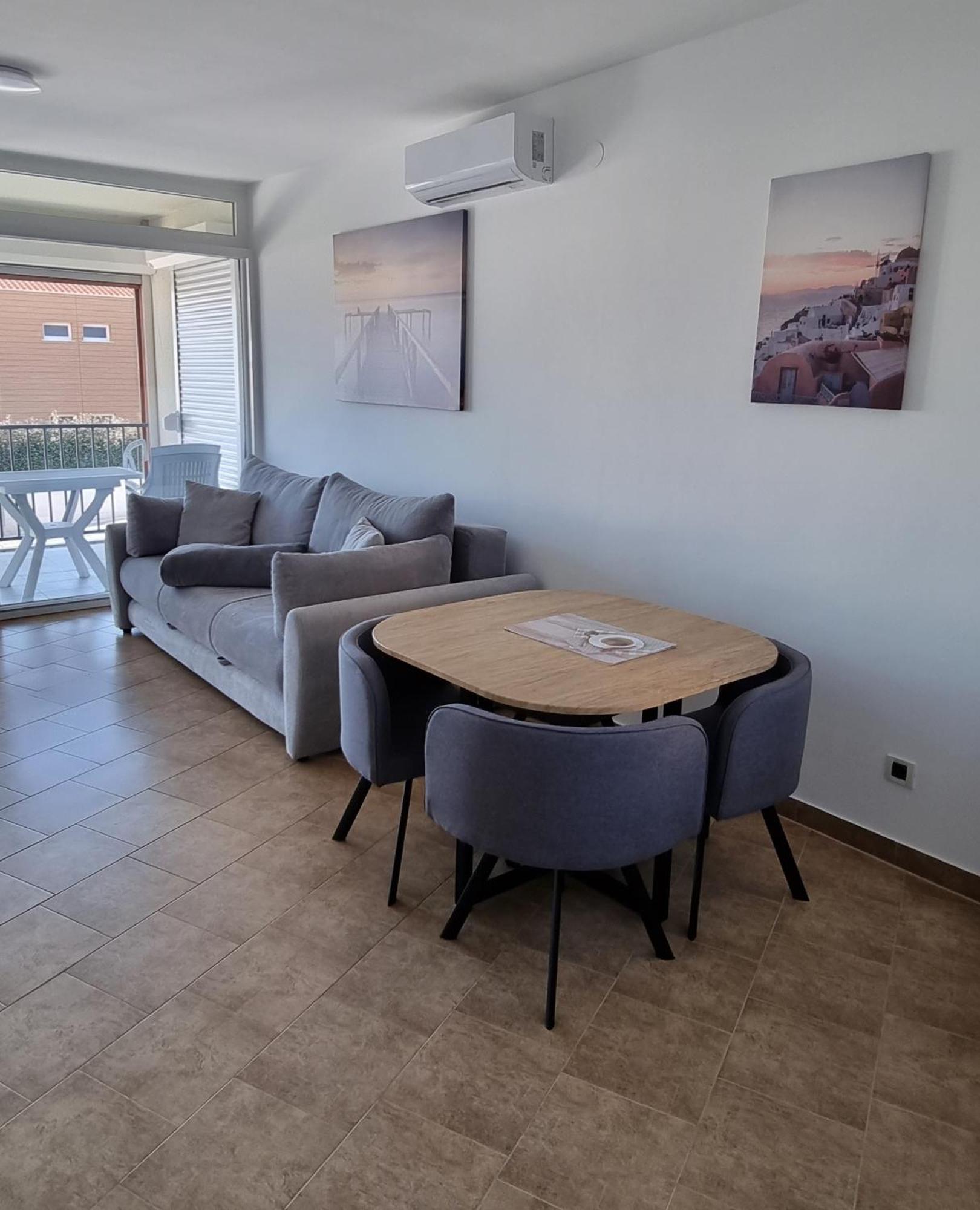 Apartmani Sunce I More بريمونتيرا المظهر الخارجي الصورة
