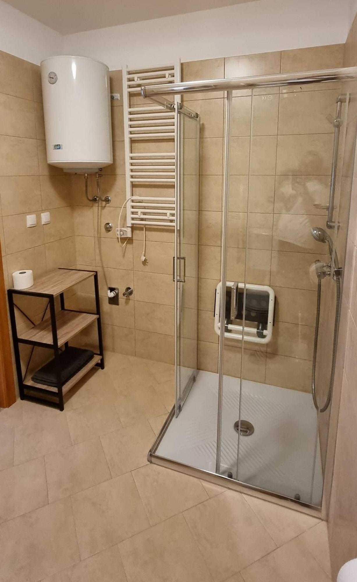 Apartmani Sunce I More بريمونتيرا المظهر الخارجي الصورة
