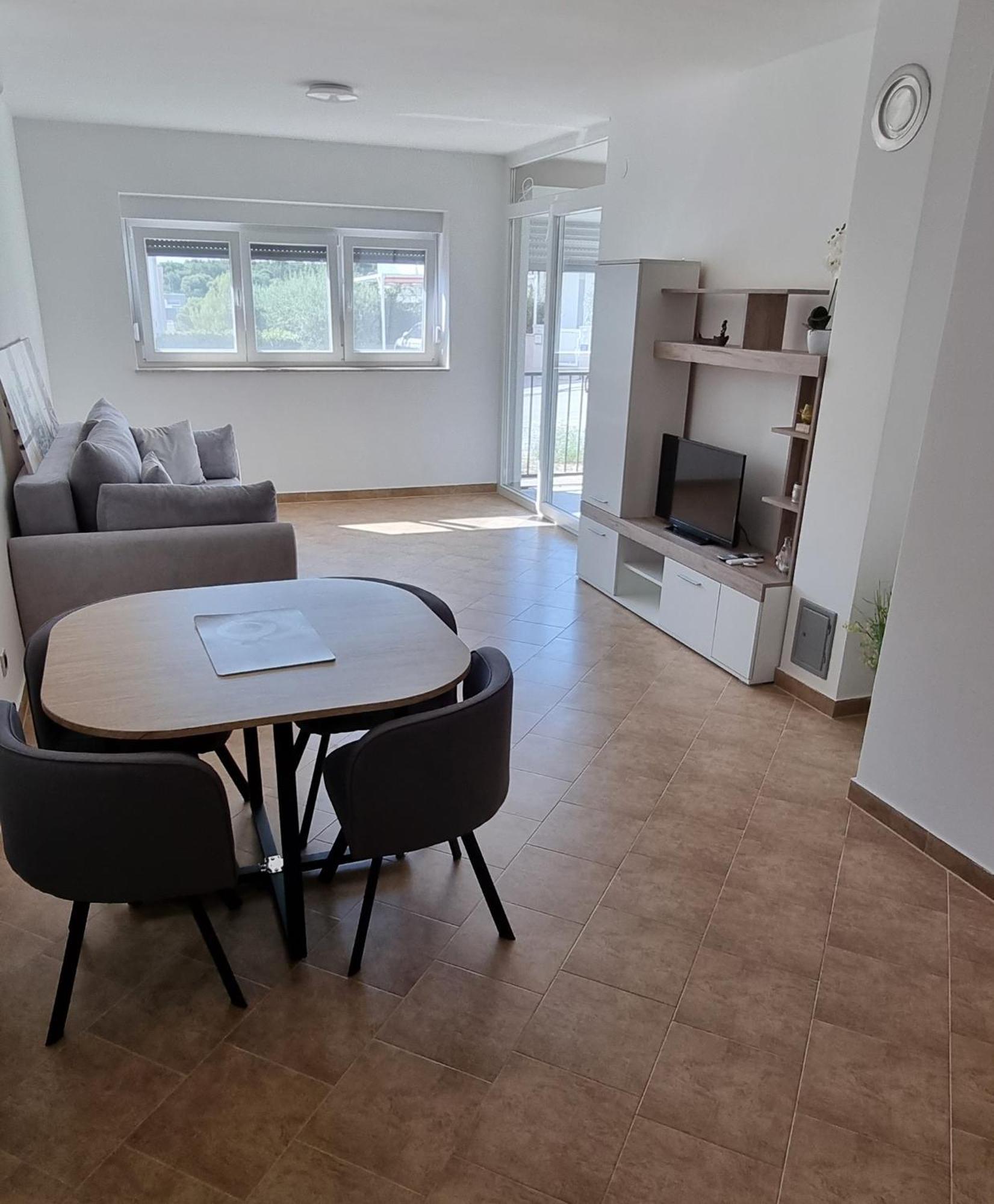 Apartmani Sunce I More بريمونتيرا المظهر الخارجي الصورة