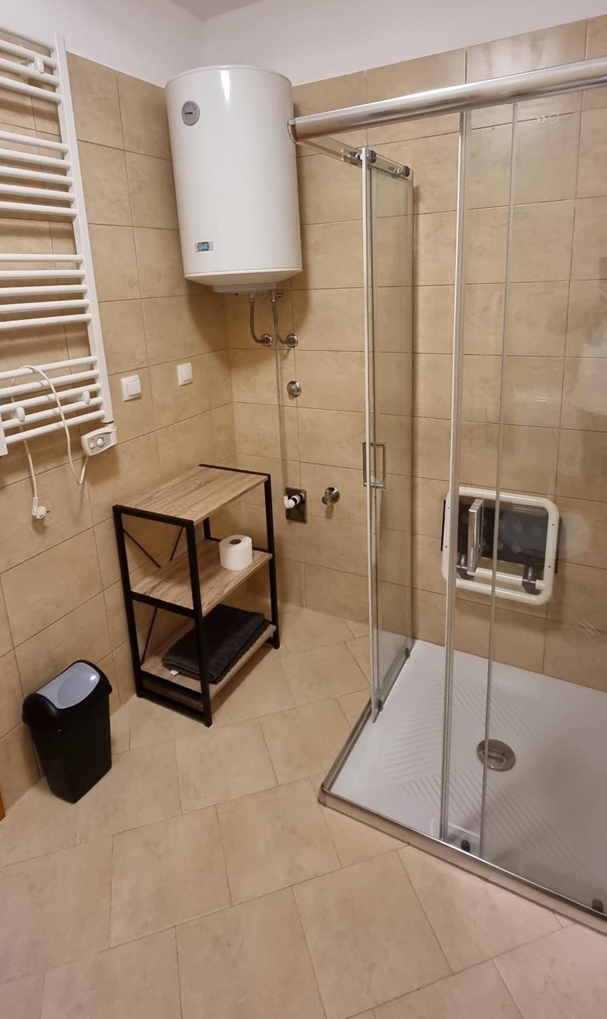 Apartmani Sunce I More بريمونتيرا المظهر الخارجي الصورة